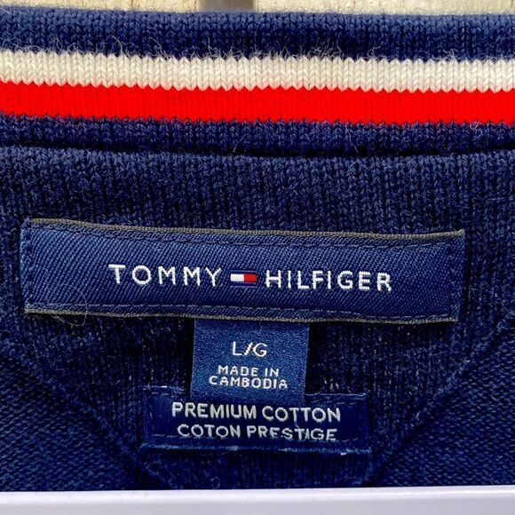 Tommy Hilfiger Signature Solid V-Neck Long Sleeves Embroidered Logo Sweater - Picture 3 of 11